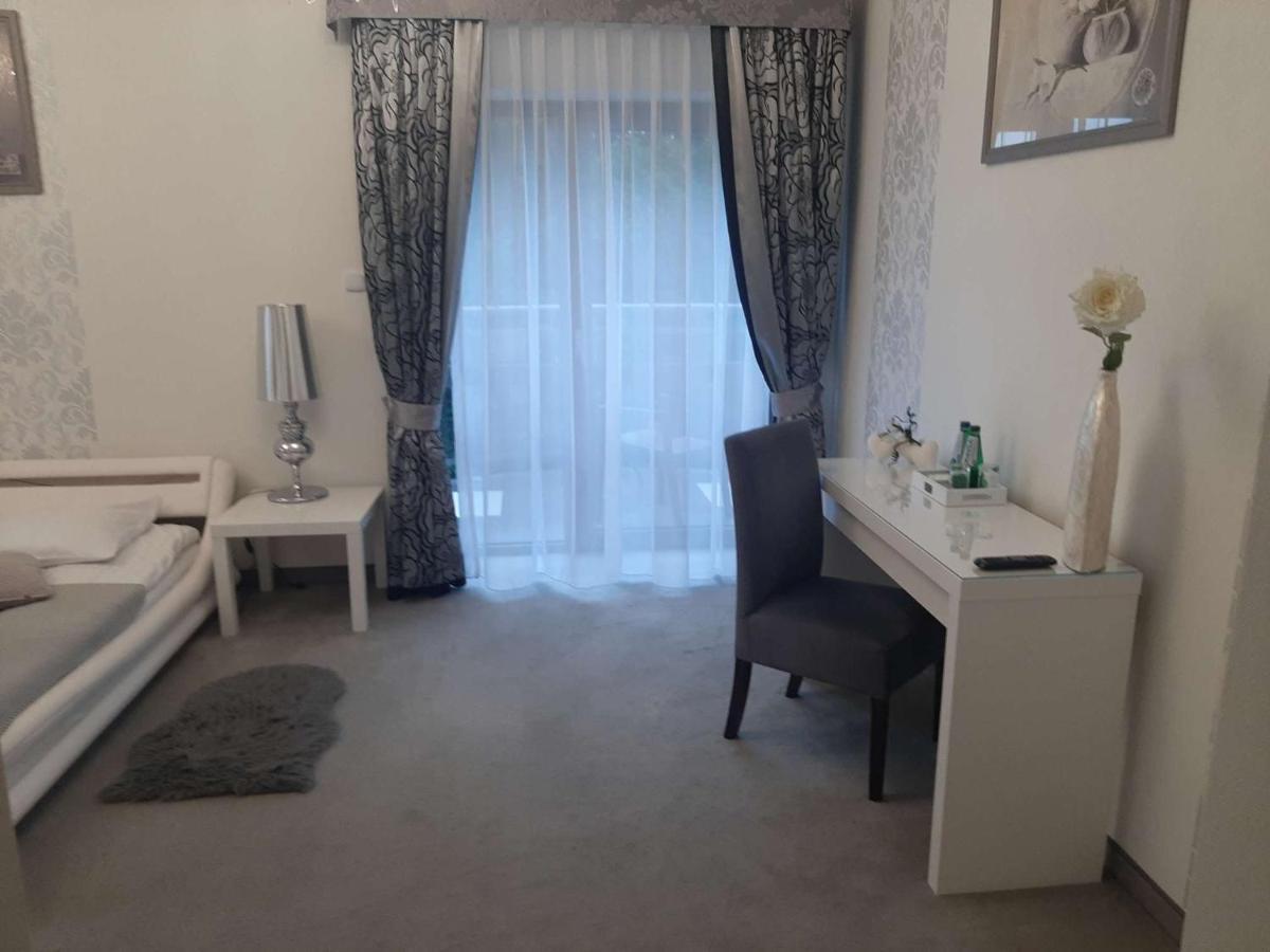 Pokoje Goscinne Teczowa Luban Εξωτερικό φωτογραφία