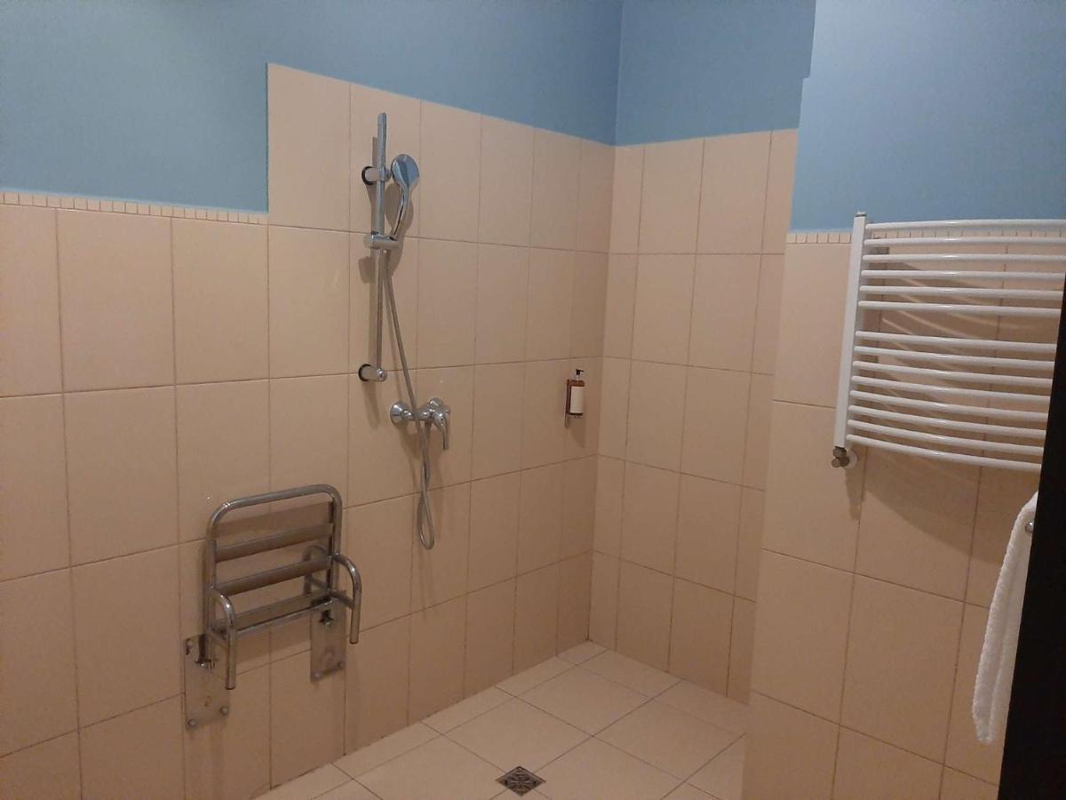 Pokoje Goscinne Teczowa Luban Εξωτερικό φωτογραφία